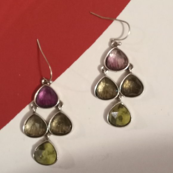 Earings - Picture 3 of 5